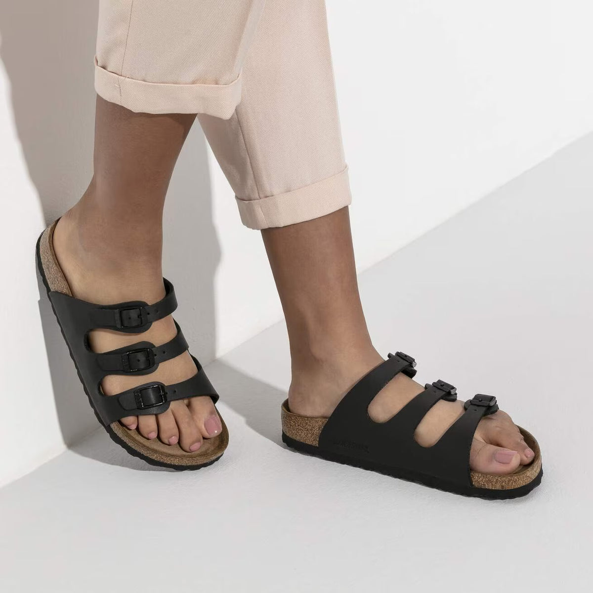 Women's Florida Soft Footbed (Black) when worn