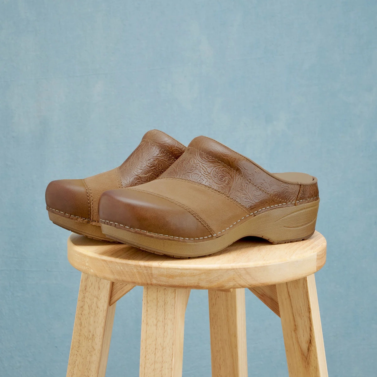 Zinnia Clog (Tan Multi)