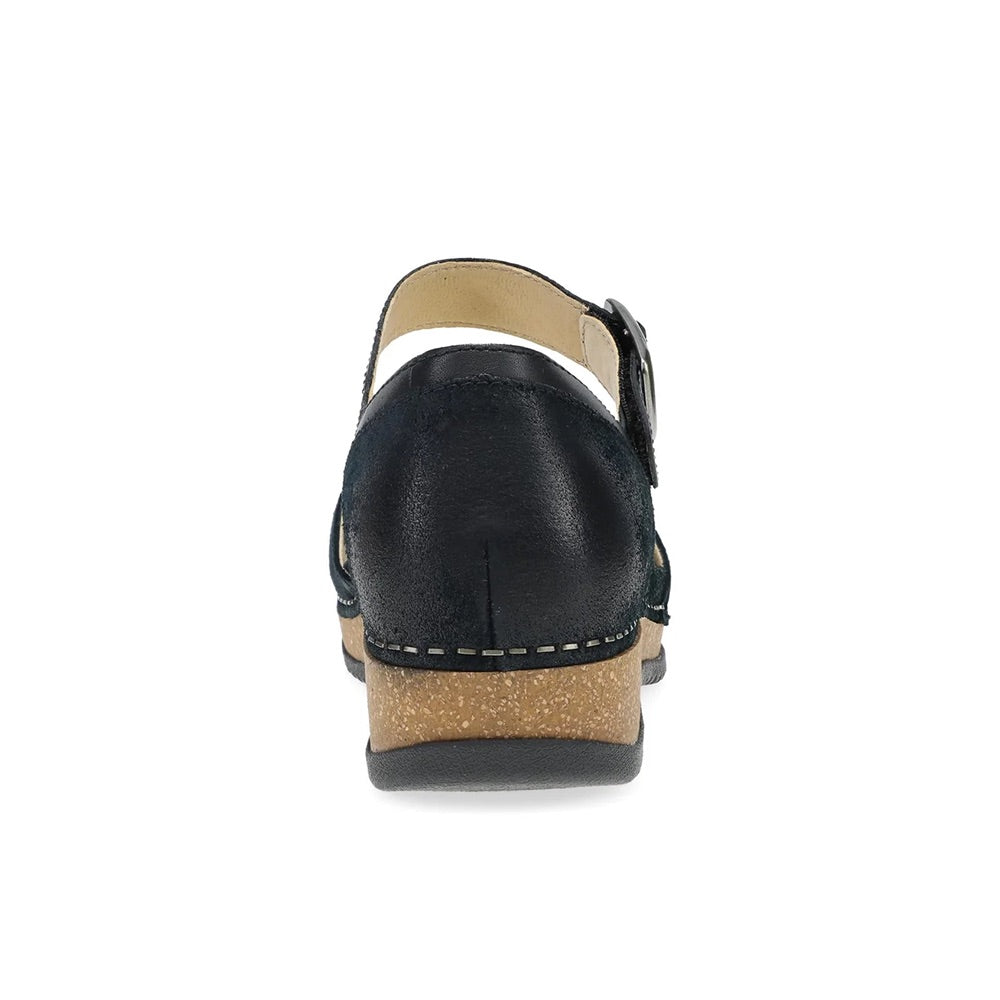 Mae (Black) back