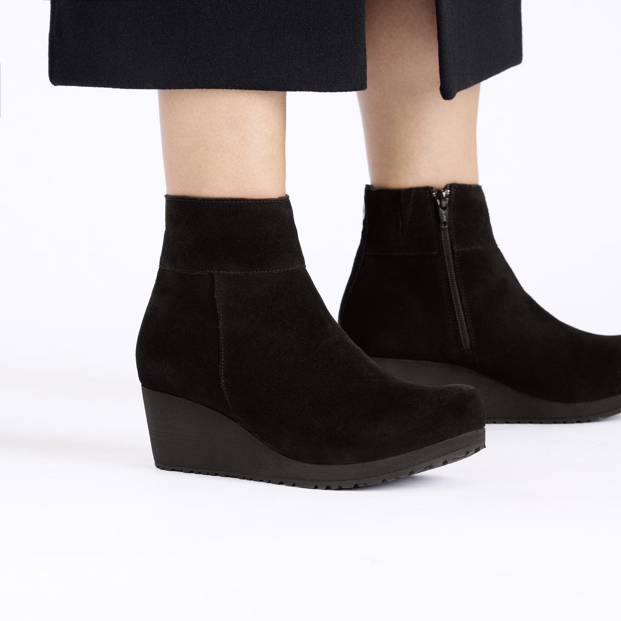 Ebba Boot (Black) when worn