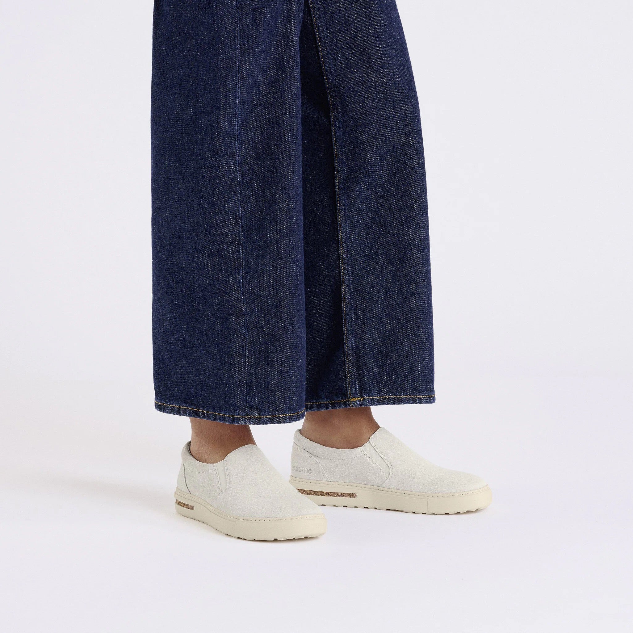Oswego (Antique White) when worn