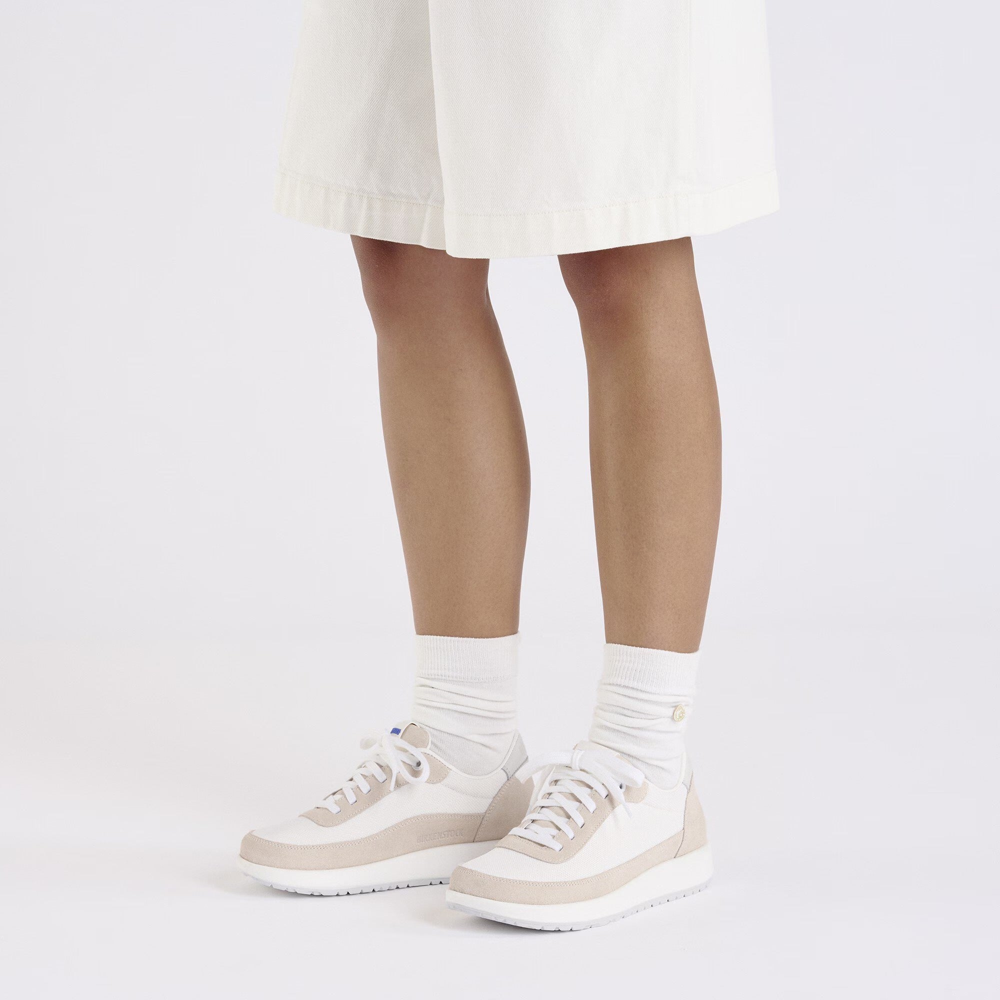 Men's Honnef City (Antique White/White) when worn