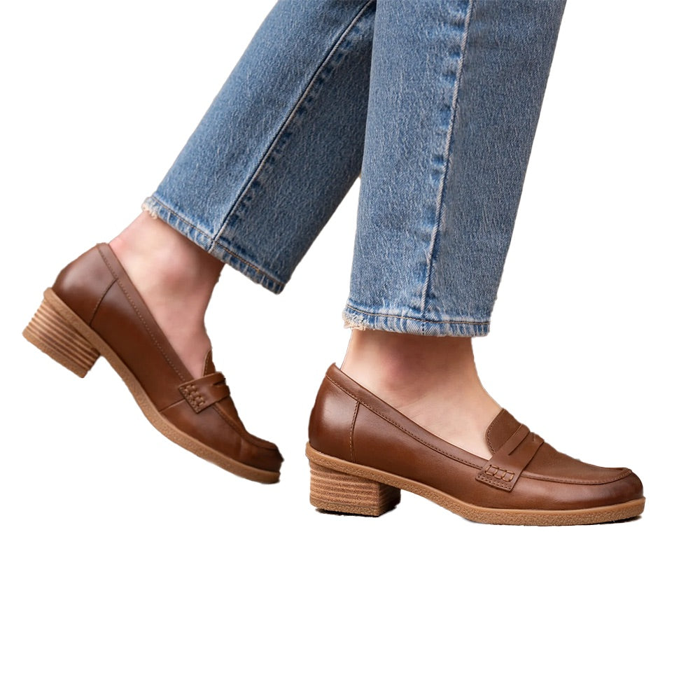 Danica (Tan Waterproof Burnished) Lifestyle photo