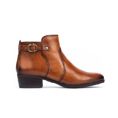 Leather ankle boot with side buckle in brandy.